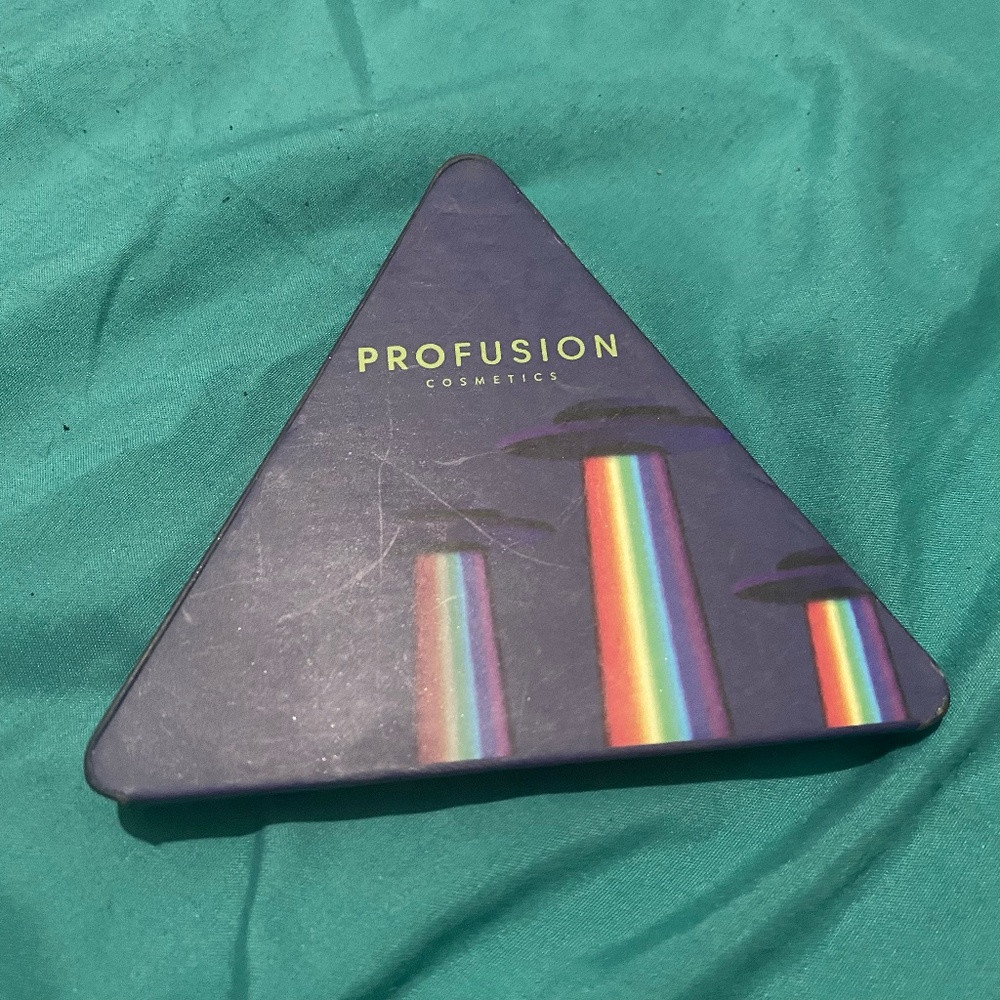 UFO PROFUSION COSMETICS PALETTE